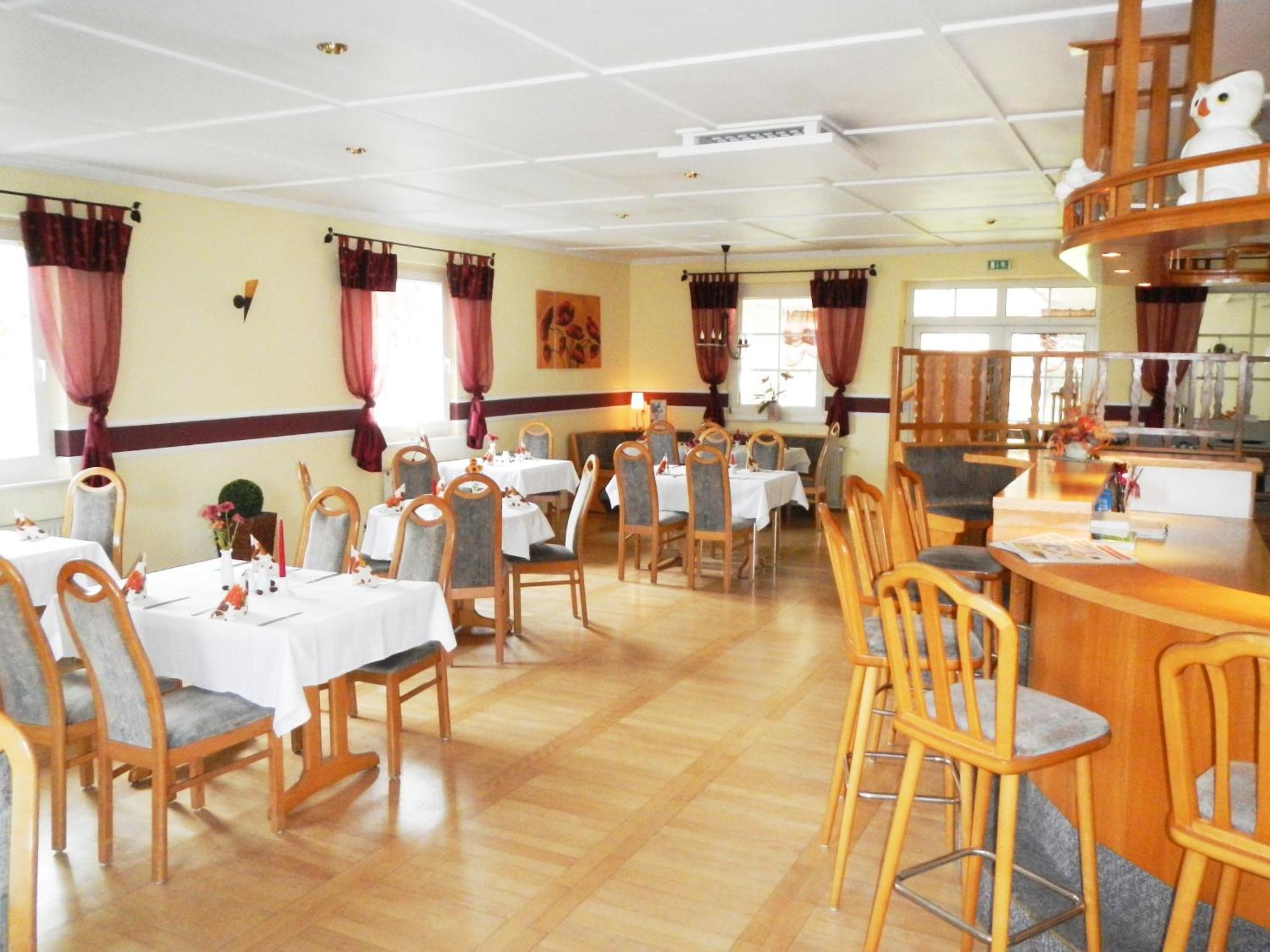 Kastanienhof Hotel Garni Цинновиц Экстерьер фото
