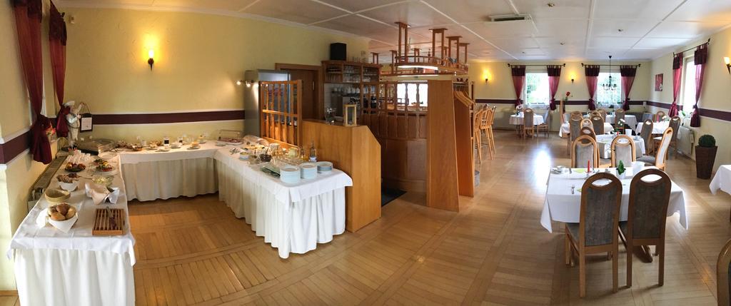 Kastanienhof Hotel Garni Цинновиц Экстерьер фото